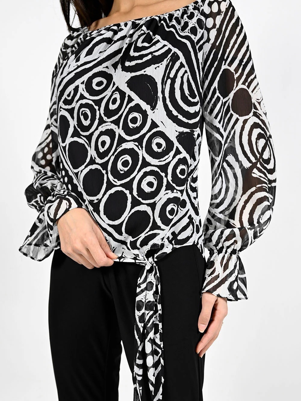 Frank Lyman Abstract Geometric Tie-Hem Blouse - Style 221621 - Size 10